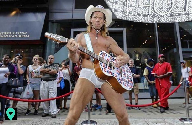 The Naked Cowboy da Times Square: não se esqueça de posar ao lado dele!