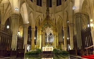 Saint Patrick's Cathedral in New York: an imposing neo-Gothic building