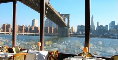 Plan Le Bon en el restaurante The River Cafe en Brooklyn