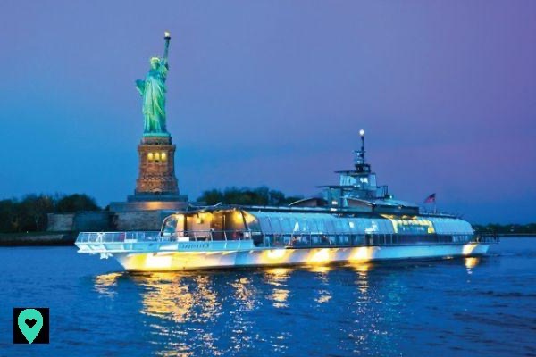 Passeios de barco e cruzeiros com jantar em Nova York: as melhores excursões!